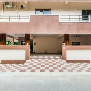 Itsy Hotels Riyas Grand